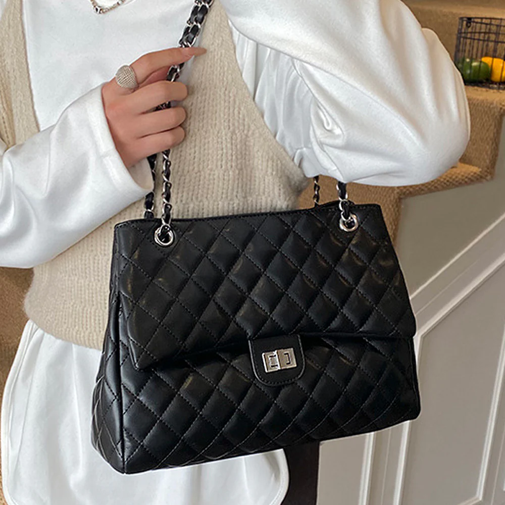 Elaine Women's Quilted Flap Shoulder Bag With Chain Strap in Black - Image 3