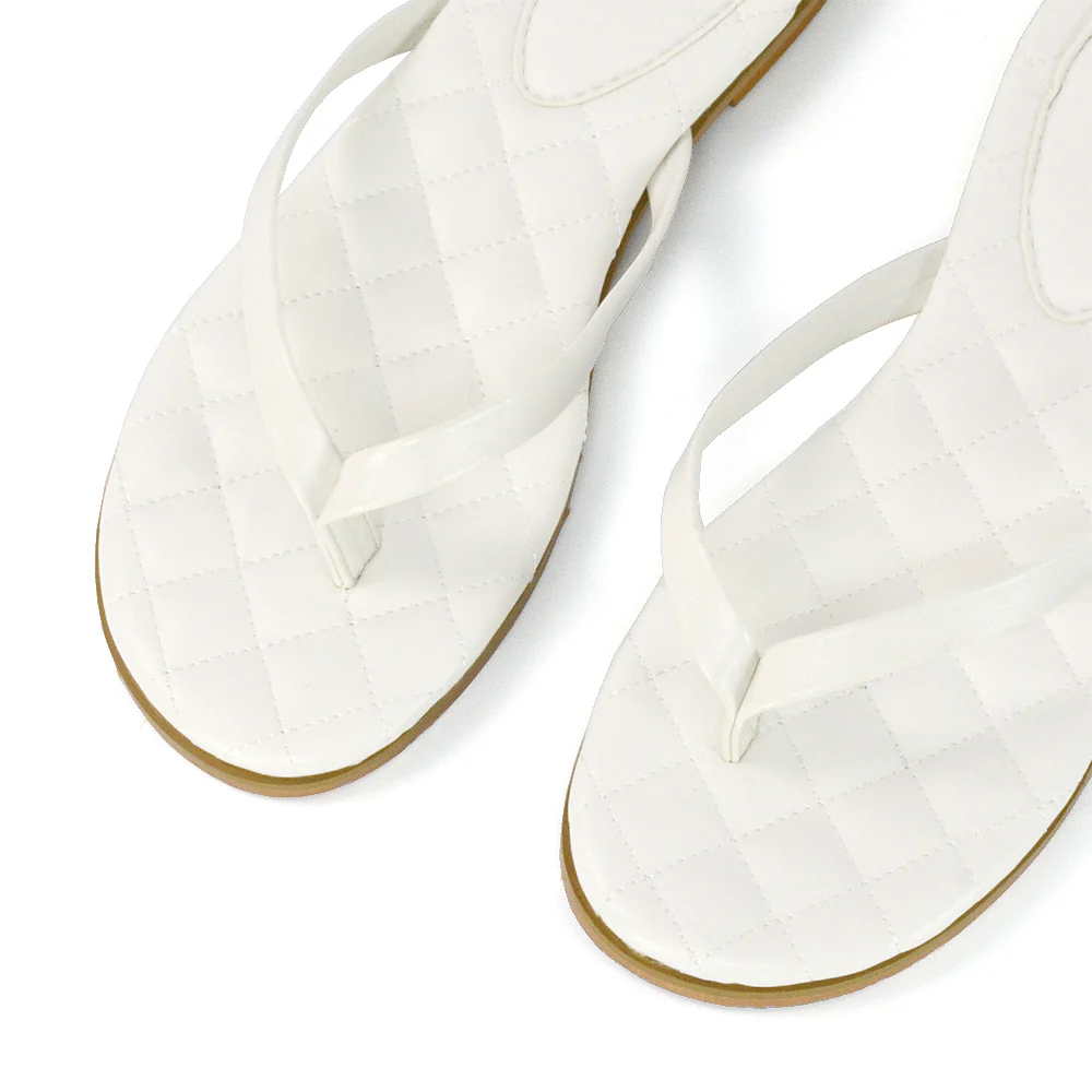 Emersyn Quilted Insole Design Flat Toe Post Flip Flops Summer Sandals in White - Image 6