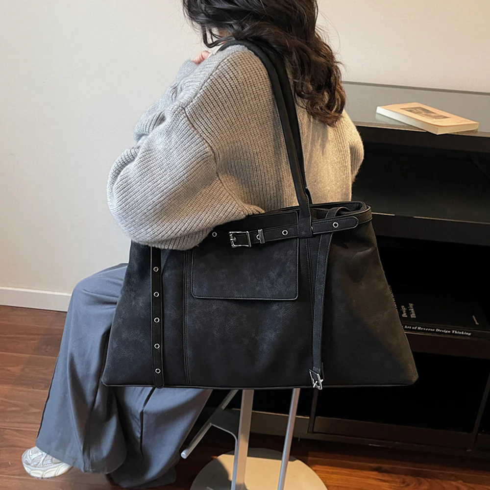 Hadley Women's Large Shoulder Double Belted Tote Bag in Black - Image 4