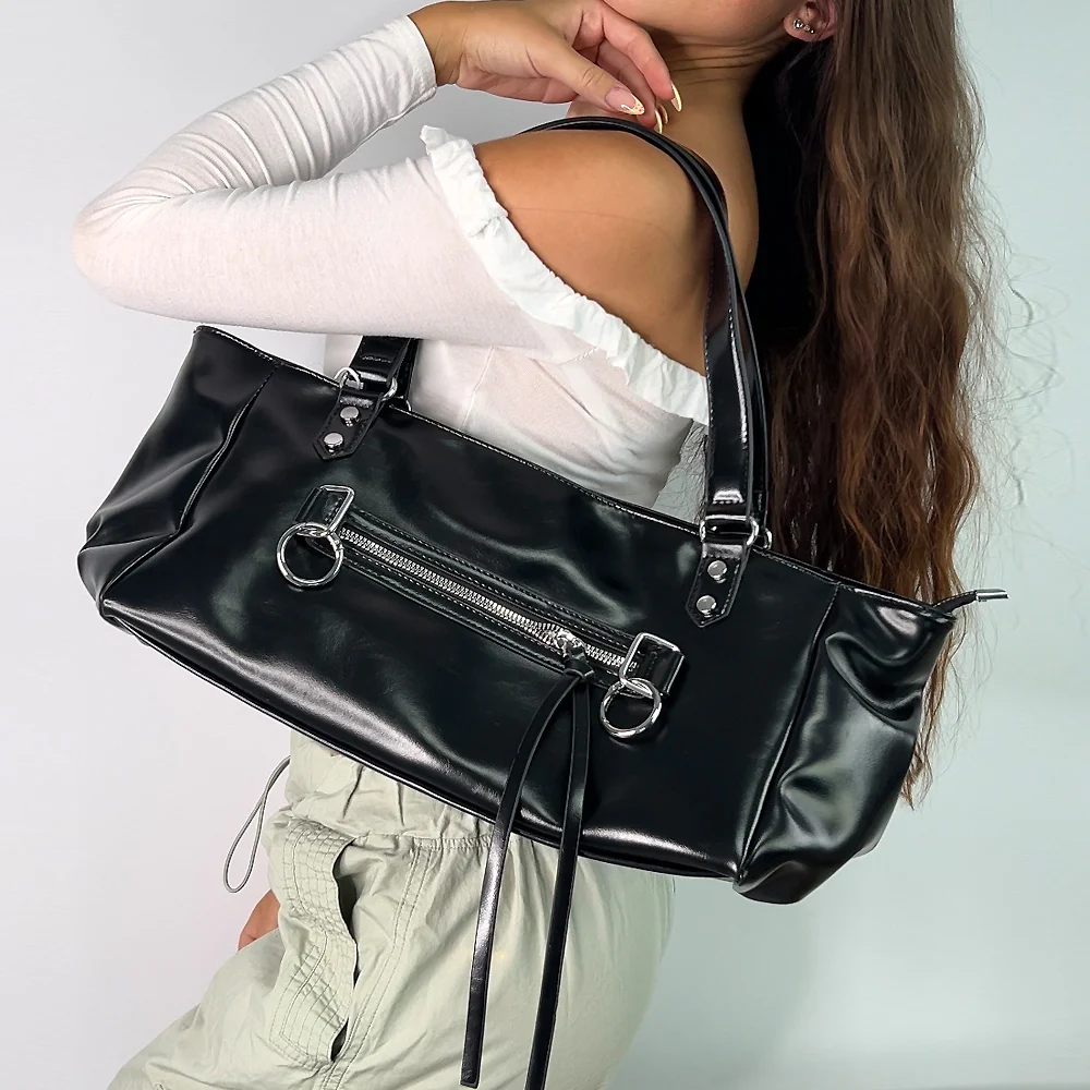 Leni Large Zip Up Everyday Shoulder Bag in Black