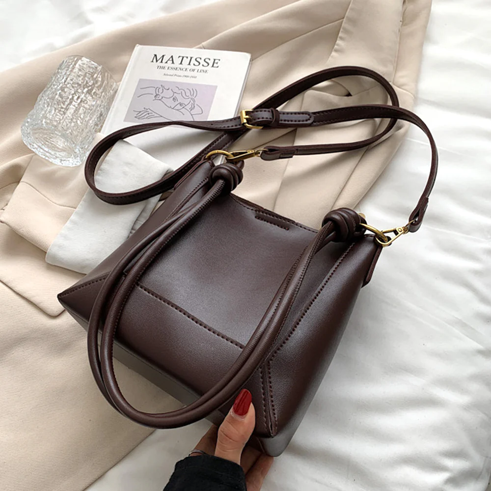 Rochelle Vintage Faux Leather Shoulder Tote Bag With Adjustable Strap in Tan - Image 9