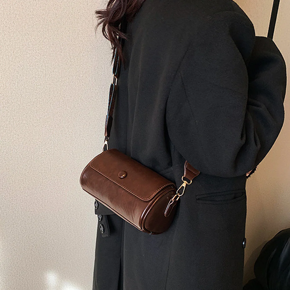 Whitney Structured Crossbody Handbag With Shoulder Strap in Black - Image 7