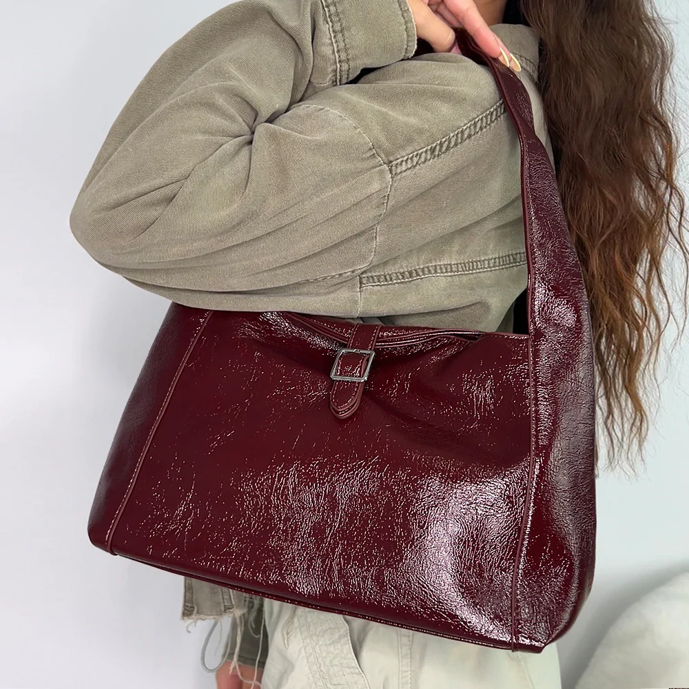 Wyatt Shoulder Bag With Buckle Detail in Burgundy - Image 2